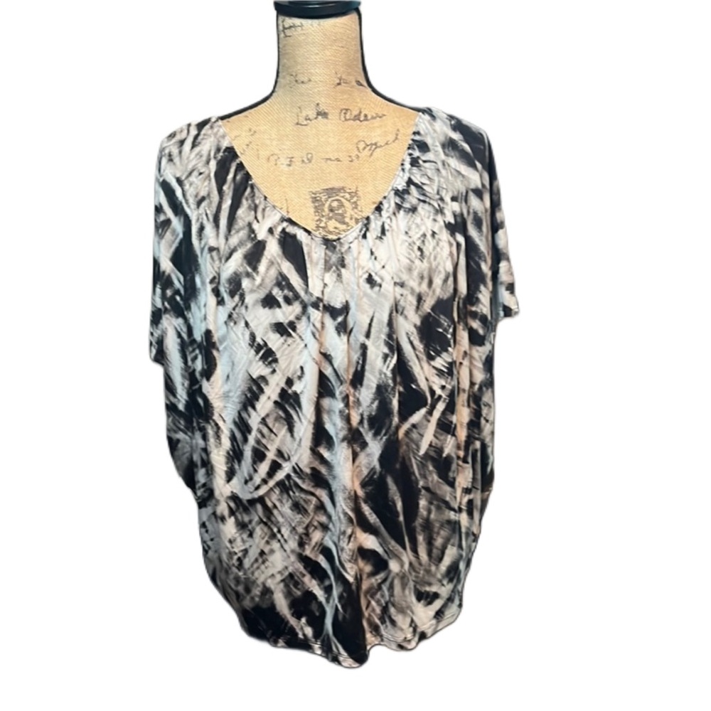 Guess Open Shoulder Top